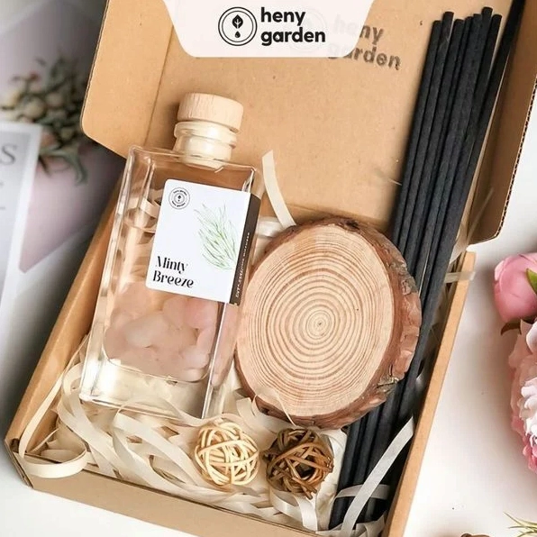 Tinh dầu cắm que hương thơm dễ chịu tặng thầy cô giáo ngày 20/11
