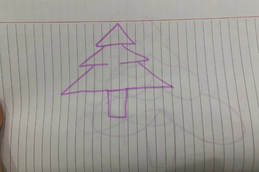 Vẽ cây thông Noel bằng các góc nhọn
