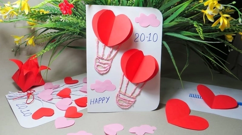 Mẫu thiệp ngày 20 tháng 10 kiểu cây trái tim với họa tiết hoa